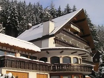 Winterhaldenhof מלון 3*